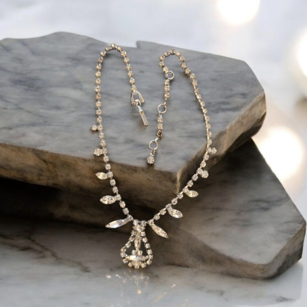 ❄️Vintage Amsel Rhinestone Festoon Necklace